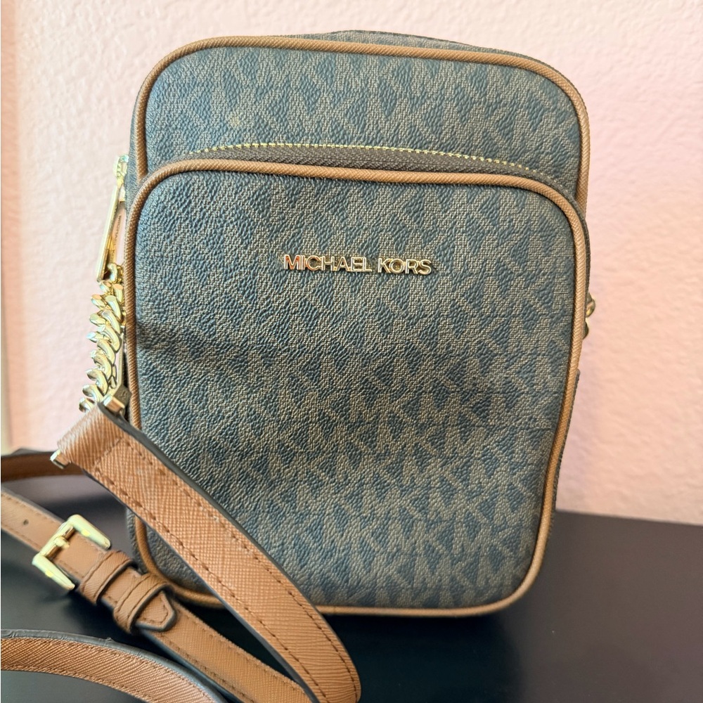 Michael Kors Brown Crossbody Bag and Wallet Set - Picture 8 of 16